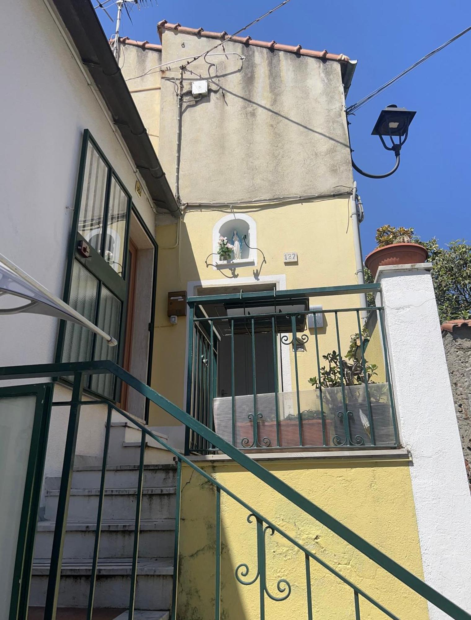 Casa Graziella Bed & Breakfast Челе Лигуре Екстериор снимка